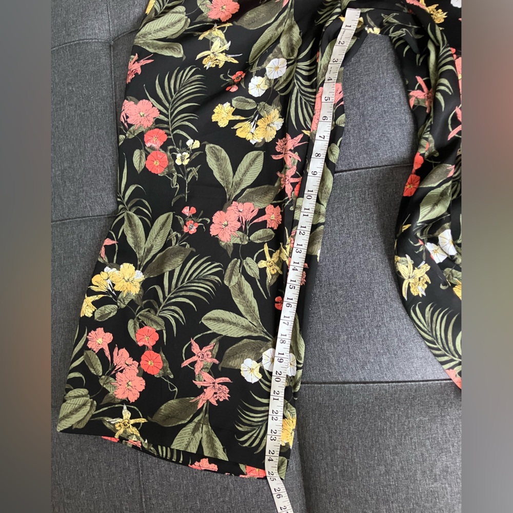LIZ CLAIBORNE Wide Leg High Waisted Floral Cropped Pants Size 6  (like a 10-12) - Picture 10 of 12